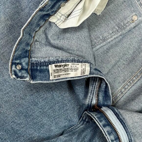 Vintage Wrangler Work Jeans Light Wash Denim Leather Logo Relaxed Fit Y2K - Picture 4 of 4